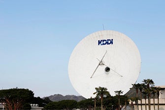 後編】大小23基ものパラボラアンテナが咲き乱れる | KDDIトビラ